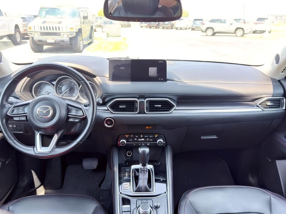 2024 BLUE /LEATHER Mazda CX-5 PREFERRED (JM3KFBCLXR0) with an 2.5L I4 engine, AUTOMATIC transmission, located at 1235 N Woodruff Ave., Idaho Falls, 83401, (208) 523-1053, 43.507172, -112.000488 - At Timberline Auto, finding a great deal on your next vehicle is always easy! Our experienced sales staff goal is to help find you the right vehicle at the right price! Our knowledgeable finance department has options for almost any credit score. We offer extended service contract options to prot- Photo#27