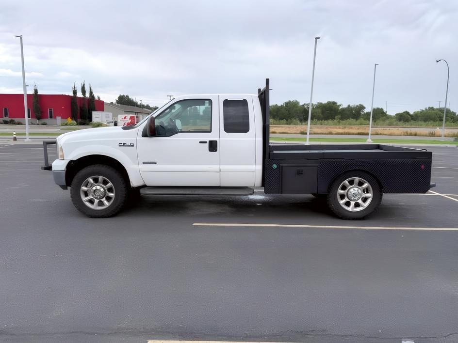 2006 Oxford White Clearcoat /Medium Flint Ford F-250 XL (1FTSX21P86E) with an V8, 6.0L engine, 6-speed manual transmission, located at 1175 N Woodruff Ave, Idaho Falls, ID, 83401, 43.506901, -111.999657 - <b>Vehicle Details</b><br>Looking for a durable heavy-duty truck in Idaho Falls, ID? This pre-owned 2006 Ford F-250 Super Duty Lariat SuperCab 4WD is ready for work, towing, and everyday driving. Powered by a strong V8 6.0L Diesel engine and equipped with 4WD, this Ford F-250 delivers the capability- Photo#9