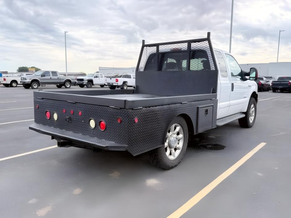 2006 Oxford White Clearcoat /Medium Flint Ford F-250 XL (1FTSX21P86E) with an V8, 6.0L engine, 6-speed manual transmission, located at 1175 N Woodruff Ave, Idaho Falls, ID, 83401, 43.506901, -111.999657 - <b>Vehicle Details</b><br>Looking for a durable heavy-duty truck in Idaho Falls, ID? This pre-owned 2006 Ford F-250 Super Duty Lariat SuperCab 4WD is ready for work, towing, and everyday driving. Powered by a strong V8 6.0L Diesel engine and equipped with 4WD, this Ford F-250 delivers the capability- Photo#12
