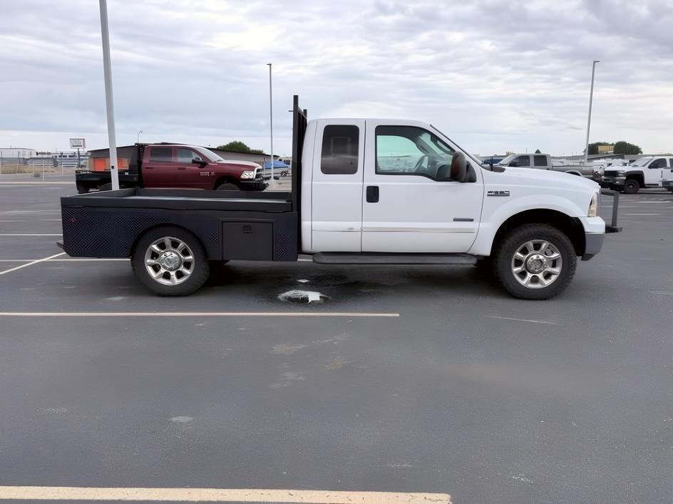 2006 Oxford White Clearcoat /Medium Flint Ford F-250 XL (1FTSX21P86E) with an V8, 6.0L engine, 6-speed manual transmission, located at 1175 N Woodruff Ave, Idaho Falls, ID, 83401, 43.506901, -111.999657 - <b>Vehicle Details</b><br>Looking for a durable heavy-duty truck in Idaho Falls, ID? This pre-owned 2006 Ford F-250 Super Duty Lariat SuperCab 4WD is ready for work, towing, and everyday driving. Powered by a strong V8 6.0L Diesel engine and equipped with 4WD, this Ford F-250 delivers the capability- Photo#13