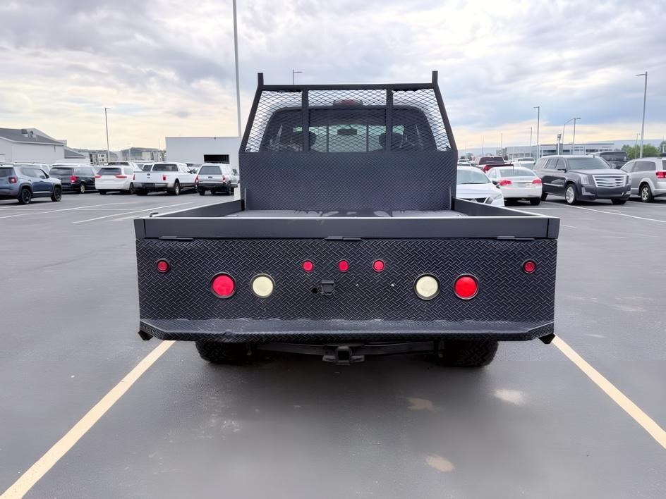 2006 Oxford White Clearcoat /Medium Flint Ford F-250 XL (1FTSX21P86E) with an V8, 6.0L engine, 6-speed manual transmission, located at 1175 N Woodruff Ave, Idaho Falls, ID, 83401, 43.506901, -111.999657 - <b>Vehicle Details</b><br>Looking for a durable heavy-duty truck in Idaho Falls, ID? This pre-owned 2006 Ford F-250 Super Duty Lariat SuperCab 4WD is ready for work, towing, and everyday driving. Powered by a strong V8 6.0L Diesel engine and equipped with 4WD, this Ford F-250 delivers the capability- Photo#11