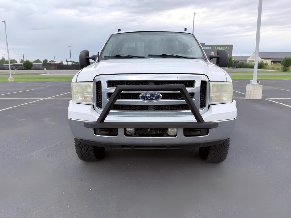 2006 Oxford White Clearcoat /Medium Flint Ford F-250 XL (1FTSX21P86E) with an V8, 6.0L engine, 6-speed manual transmission, located at 1175 N Woodruff Ave, Idaho Falls, ID, 83401, 43.506901, -111.999657 - <b>Vehicle Details</b><br>Looking for a durable heavy-duty truck in Idaho Falls, ID? This pre-owned 2006 Ford F-250 Super Duty Lariat SuperCab 4WD is ready for work, towing, and everyday driving. Powered by a strong V8 6.0L Diesel engine and equipped with 4WD, this Ford F-250 delivers the capability- Photo#15