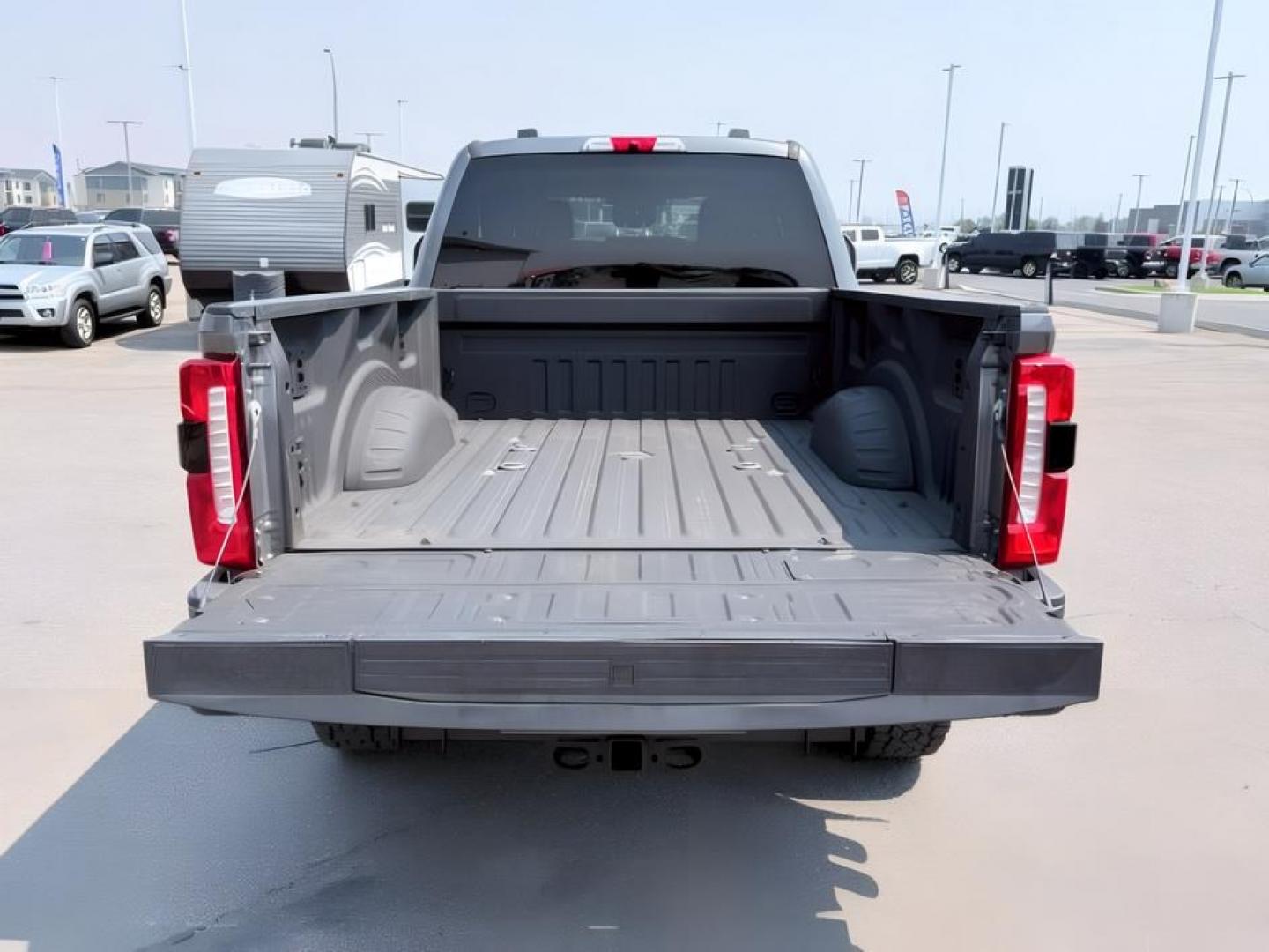 2024 GRAY /Medium Dark Slate Ford F-350 (1FT8W3BM7RE) with an Powerstroke 67L V-8 diesel direct injection engine, Automatic transmission, located at 1175 N Woodruff Ave, Idaho Falls, ID, 83401, 43.506901, -111.999657 - At Timberline Auto, finding a great deal on your next vehicle is always easy! Our experienced sales staff goal is to help find you the right vehicle at the right price! Our knowledgeable finance department has options for almost any credit score. We offer extended service contract options to prot- Photo#5