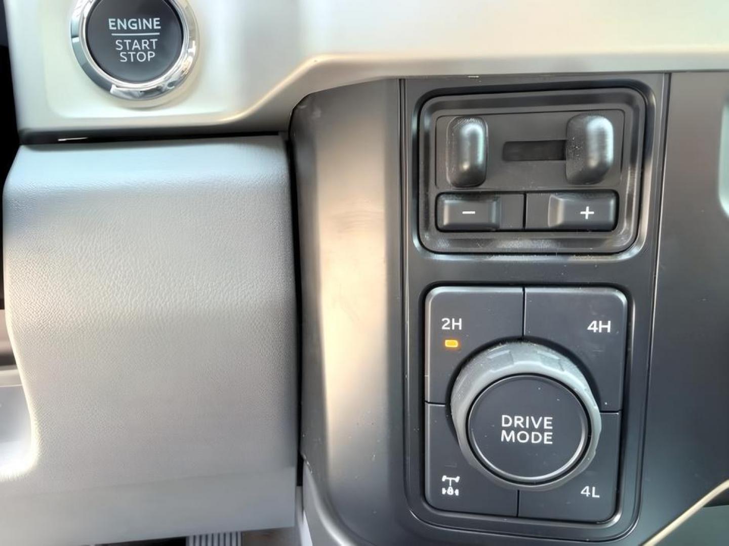 2024 GRAY /Medium Dark Slate Ford F-350 (1FT8W3BM7RE) with an Powerstroke 67L V-8 diesel direct injection engine, Automatic transmission, located at 1175 N Woodruff Ave, Idaho Falls, ID, 83401, 43.506901, -111.999657 - At Timberline Auto, finding a great deal on your next vehicle is always easy! Our experienced sales staff goal is to help find you the right vehicle at the right price! Our knowledgeable finance department has options for almost any credit score. We offer extended service contract options to prot- Photo#19