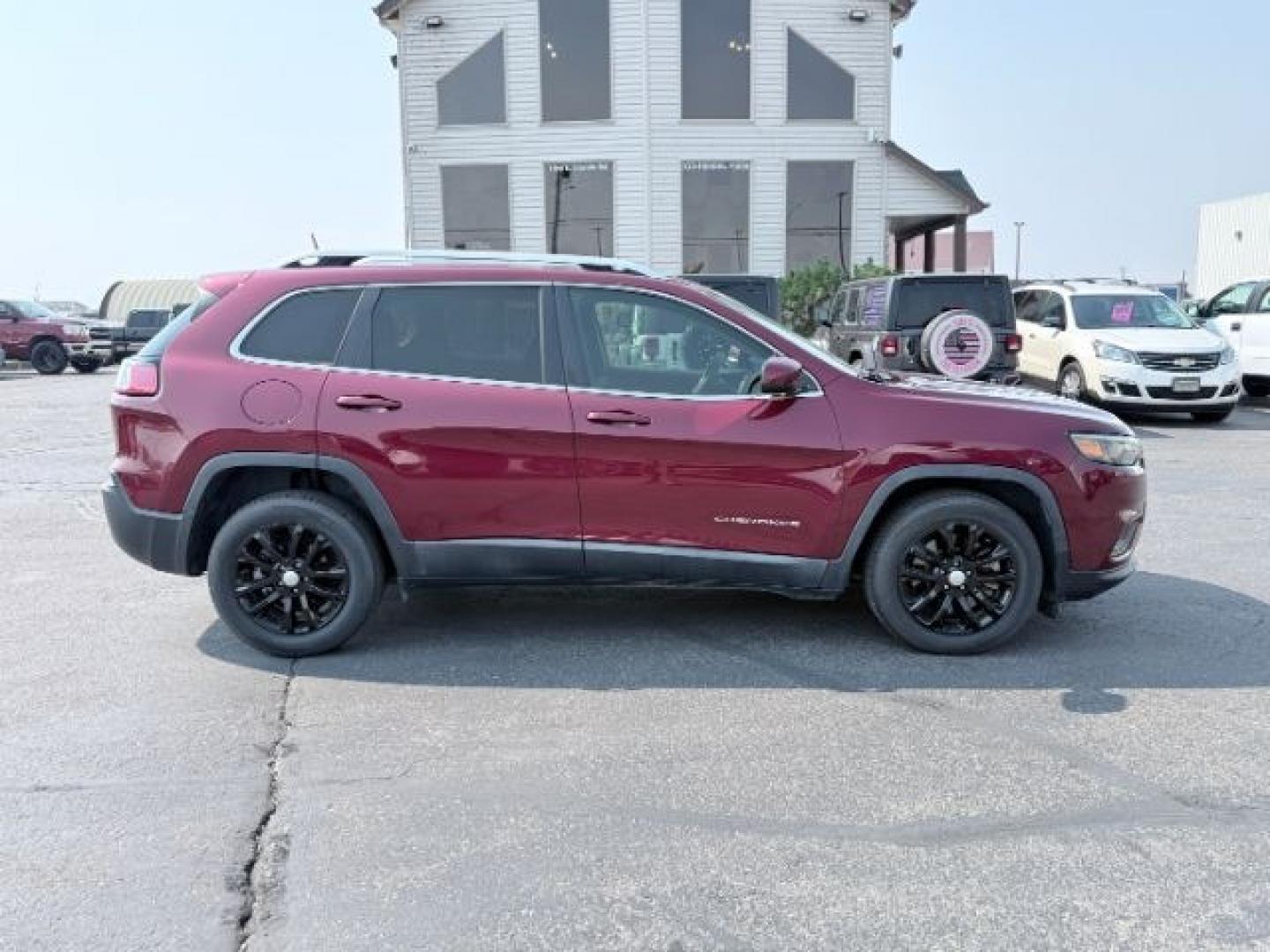 2019 RED /BLACK Jeep Cherokee (1C4PJLCB2KD) with an 24L engine, Automatic transmission, located at 1175 N Woodruff Ave, Idaho Falls, ID, 83401, 43.506901, -111.999657 - At Timberline Auto, finding a great deal on your next vehicle is always easy! Our experienced sales staff goal is to help find you the right vehicle at the right price! Our knowledgeable finance department has options for almost any credit score. We offer extended service contract options to prot- Photo#33