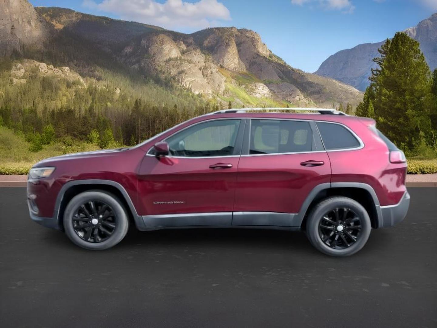 2019 RED /BLACK Jeep Cherokee (1C4PJLCB2KD) with an 24L engine, Automatic transmission, located at 1175 N Woodruff Ave, Idaho Falls, ID, 83401, 43.506901, -111.999657 - At Timberline Auto, finding a great deal on your next vehicle is always easy! Our experienced sales staff goal is to help find you the right vehicle at the right price! Our knowledgeable finance department has options for almost any credit score. We offer extended service contract options to prot- Photo#1