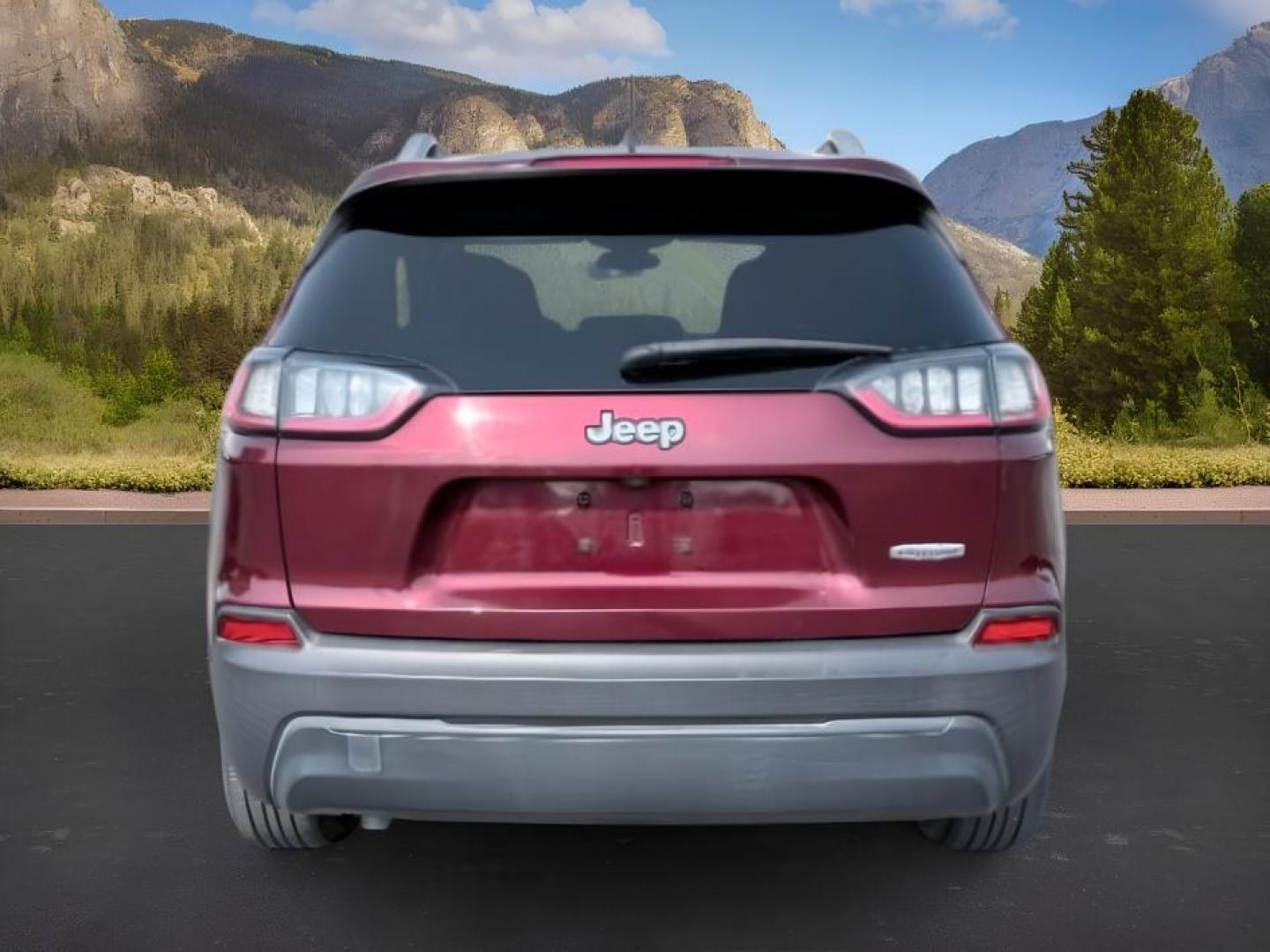 2019 RED /BLACK Jeep Cherokee (1C4PJLCB2KD) with an 24L engine, Automatic transmission, located at 1175 N Woodruff Ave, Idaho Falls, ID, 83401, 43.506901, -111.999657 - At Timberline Auto, finding a great deal on your next vehicle is always easy! Our experienced sales staff goal is to help find you the right vehicle at the right price! Our knowledgeable finance department has options for almost any credit score. We offer extended service contract options to prot- Photo#3