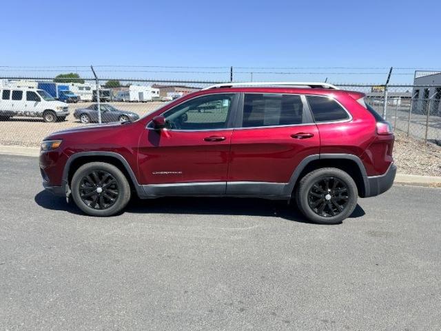 2019 RED /BLACK Jeep Cherokee (1C4PJLCB2KD) with an 24L engine, Automatic transmission, located at 1175 N Woodruff Ave, Idaho Falls, ID, 83401, 43.506901, -111.999657 - At Timberline Auto, finding a great deal on your next vehicle is always easy! Our experienced sales staff goal is to help find you the right vehicle at the right price! Our knowledgeable finance department has options for almost any credit score. We offer extended service contract options to prot- Photo#1