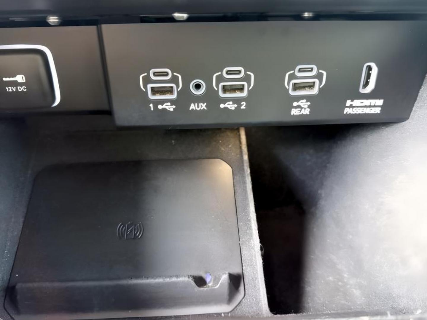 2022 BLACK /Global Black Jeep Wagoneer (1C4SJVBT0NS) with an HEMI 57L V-8 variable valve control engine, Automatic transmission, located at 1175 N Woodruff Ave, Idaho Falls, ID, 83401, 43.506901, -111.999657 - At Timberline Auto, finding a great deal on your next vehicle is always easy! Our experienced sales staff goal is to help find you the right vehicle at the right price! Our knowledgeable finance department has options for almost any credit score. We offer extended service contract options to prot- Photo#19