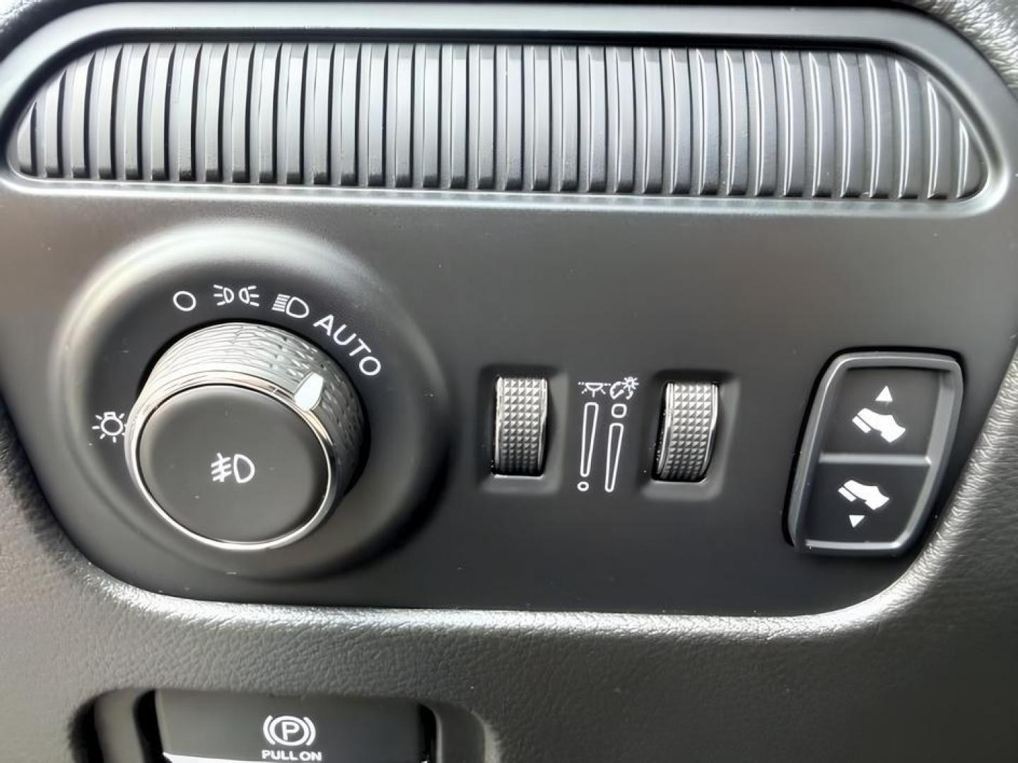 2022 BLACK /Global Black Jeep Wagoneer (1C4SJVBT0NS) with an HEMI 57L V-8 variable valve control engine, Automatic transmission, located at 1175 N Woodruff Ave, Idaho Falls, ID, 83401, 43.506901, -111.999657 - At Timberline Auto, finding a great deal on your next vehicle is always easy! Our experienced sales staff goal is to help find you the right vehicle at the right price! Our knowledgeable finance department has options for almost any credit score. We offer extended service contract options to prot- Photo#24