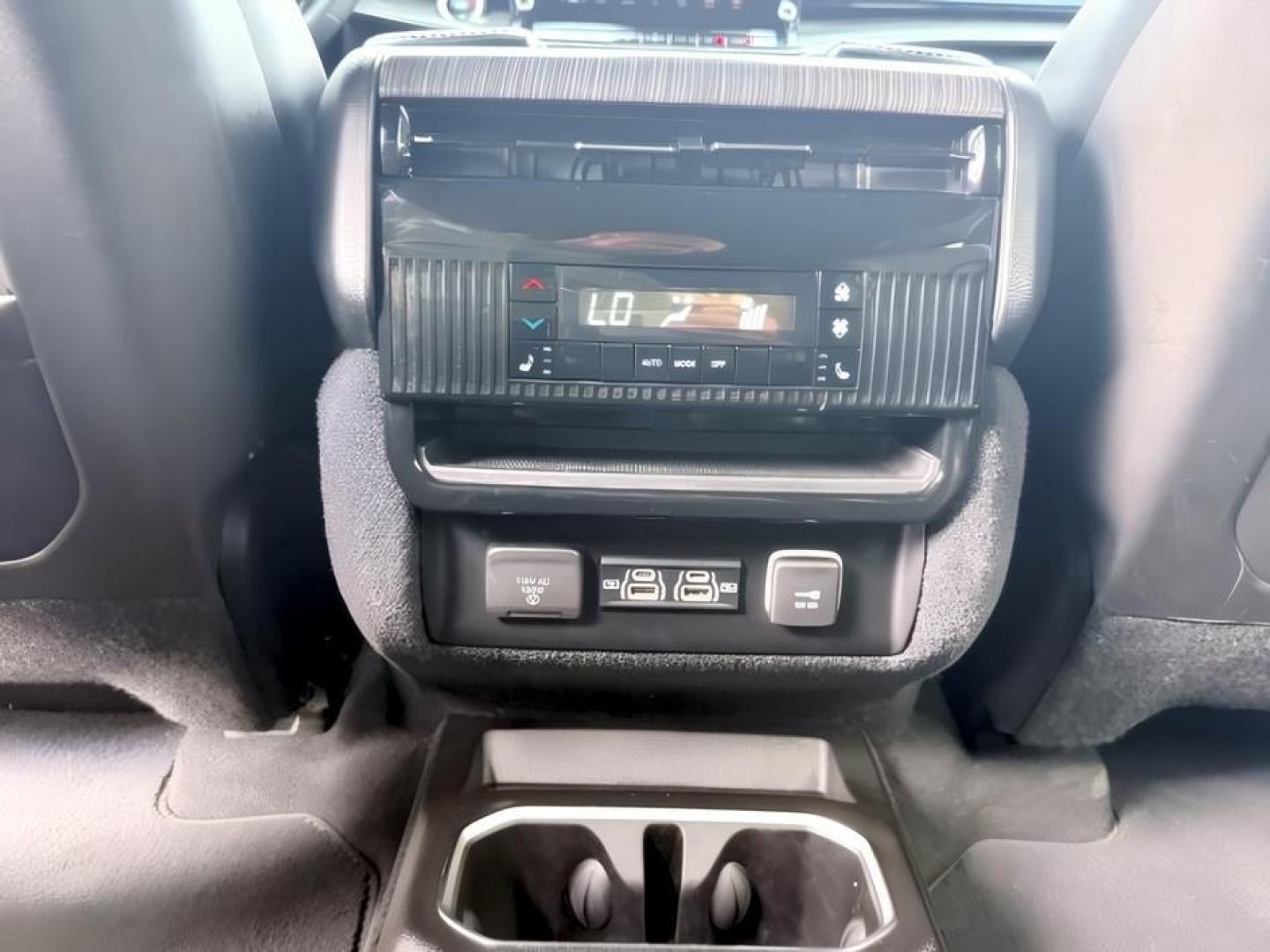 2022 BLACK /Global Black Jeep Wagoneer (1C4SJVBT0NS) with an HEMI 57L V-8 variable valve control engine, Automatic transmission, located at 1175 N Woodruff Ave, Idaho Falls, ID, 83401, 43.506901, -111.999657 - At Timberline Auto, finding a great deal on your next vehicle is always easy! Our experienced sales staff goal is to help find you the right vehicle at the right price! Our knowledgeable finance department has options for almost any credit score. We offer extended service contract options to prot- Photo#28