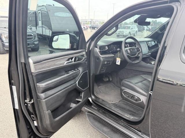 2022 BLACK /Global Black Jeep Wagoneer (1C4SJVBT0NS) with an HEMI 57L V-8 variable valve control engine, Automatic transmission, located at 1175 N Woodruff Ave, Idaho Falls, ID, 83401, 43.506901, -111.999657 - At Timberline Auto, finding a great deal on your next vehicle is always easy! Our experienced sales staff goal is to help find you the right vehicle at the right price! Our knowledgeable finance department has options for almost any credit score. We offer extended service contract options to protect- Photo#44