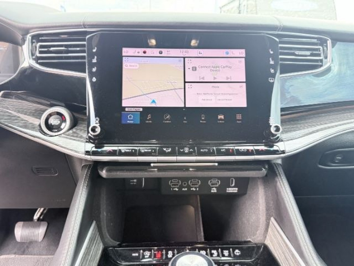 2022 BLACK /Global Black Jeep Wagoneer (1C4SJVBT0NS) with an HEMI 57L V-8 variable valve control engine, Automatic transmission, located at 1175 N Woodruff Ave, Idaho Falls, ID, 83401, 43.506901, -111.999657 - At Timberline Auto, finding a great deal on your next vehicle is always easy! Our experienced sales staff goal is to help find you the right vehicle at the right price! Our knowledgeable finance department has options for almost any credit score. We offer extended service contract options to prot- Photo#48