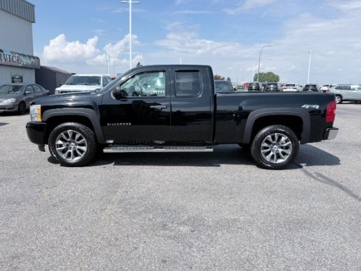 2011 BLACK /Dark Titanium Chevrolet Silverado 1500 (1GCRKREA1BZ) with an Vortec 48L V-8 variable valve control engine, Automatic transmission, located at 1175 N Woodruff Ave, Idaho Falls, ID, 83401, 43.506901, -111.999657- Photo#28