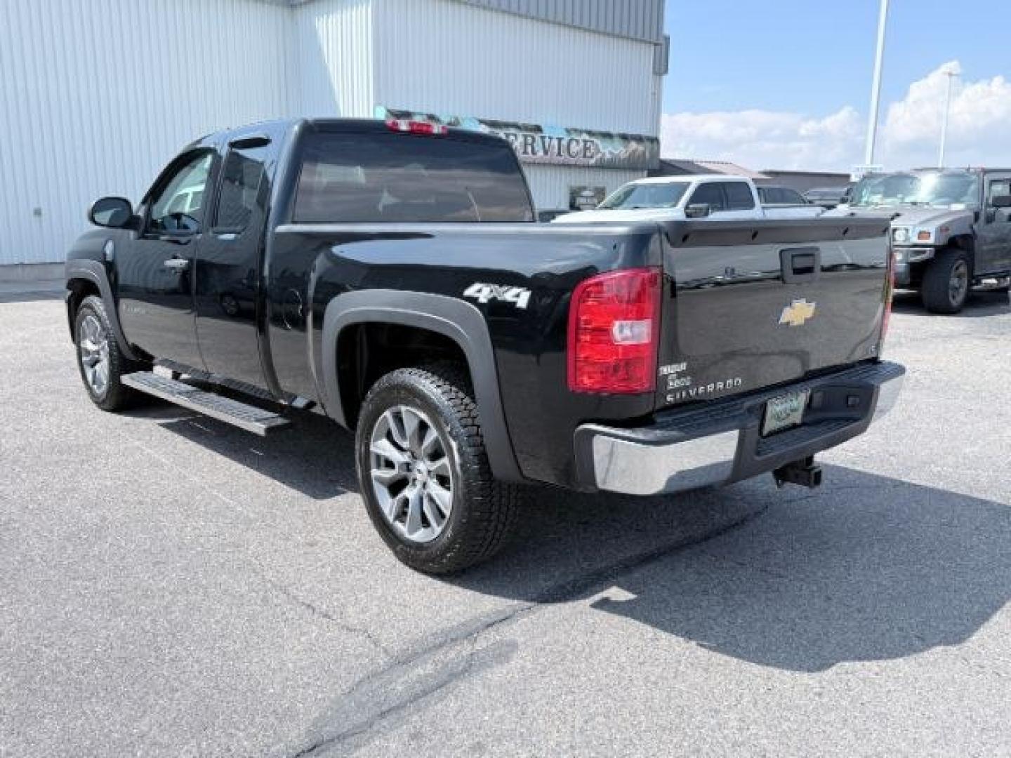 2011 BLACK /Dark Titanium Chevrolet Silverado 1500 (1GCRKREA1BZ) with an Vortec 48L V-8 variable valve control engine, Automatic transmission, located at 1175 N Woodruff Ave, Idaho Falls, ID, 83401, 43.506901, -111.999657- Photo#29