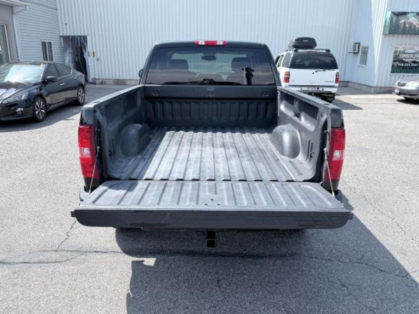 2011 BLACK /Dark Titanium Chevrolet Silverado 1500 (1GCRKREA1BZ) with an Vortec 48L V-8 variable valve control engine, Automatic transmission, located at 1175 N Woodruff Ave, Idaho Falls, ID, 83401, 43.506901, -111.999657- Photo#31