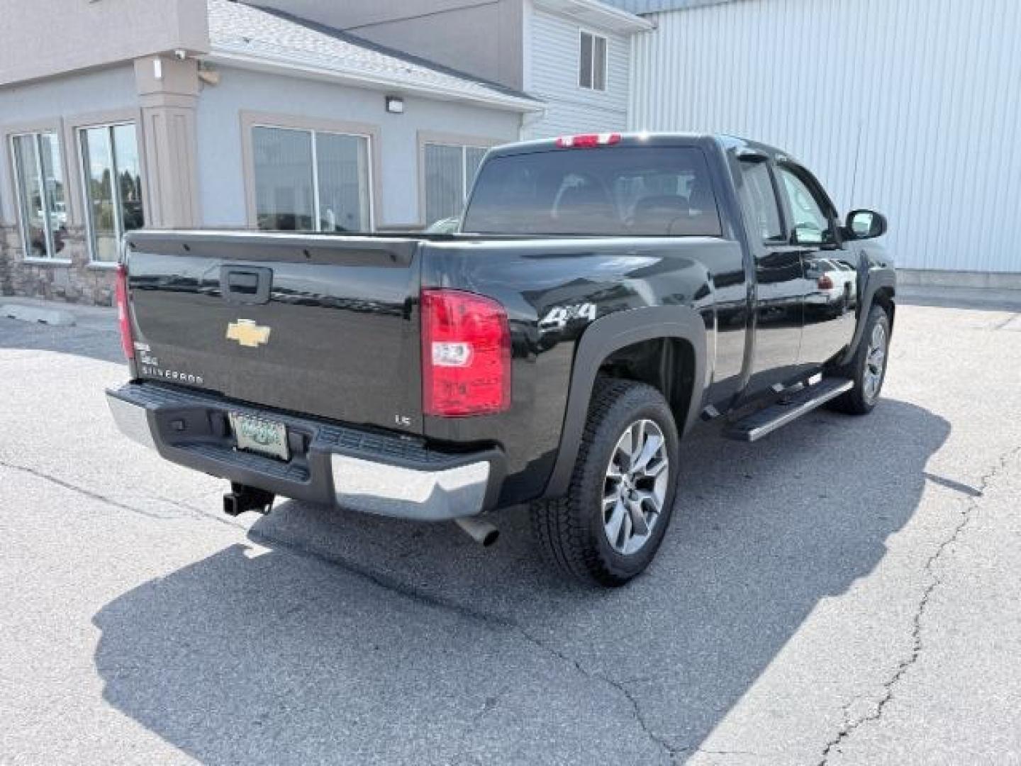 2011 BLACK /Dark Titanium Chevrolet Silverado 1500 (1GCRKREA1BZ) with an Vortec 48L V-8 variable valve control engine, Automatic transmission, located at 1175 N Woodruff Ave, Idaho Falls, ID, 83401, 43.506901, -111.999657- Photo#32