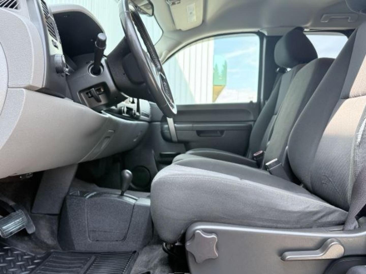 2011 BLACK /Dark Titanium Chevrolet Silverado 1500 (1GCRKREA1BZ) with an Vortec 48L V-8 variable valve control engine, Automatic transmission, located at 1175 N Woodruff Ave, Idaho Falls, ID, 83401, 43.506901, -111.999657- Photo#39