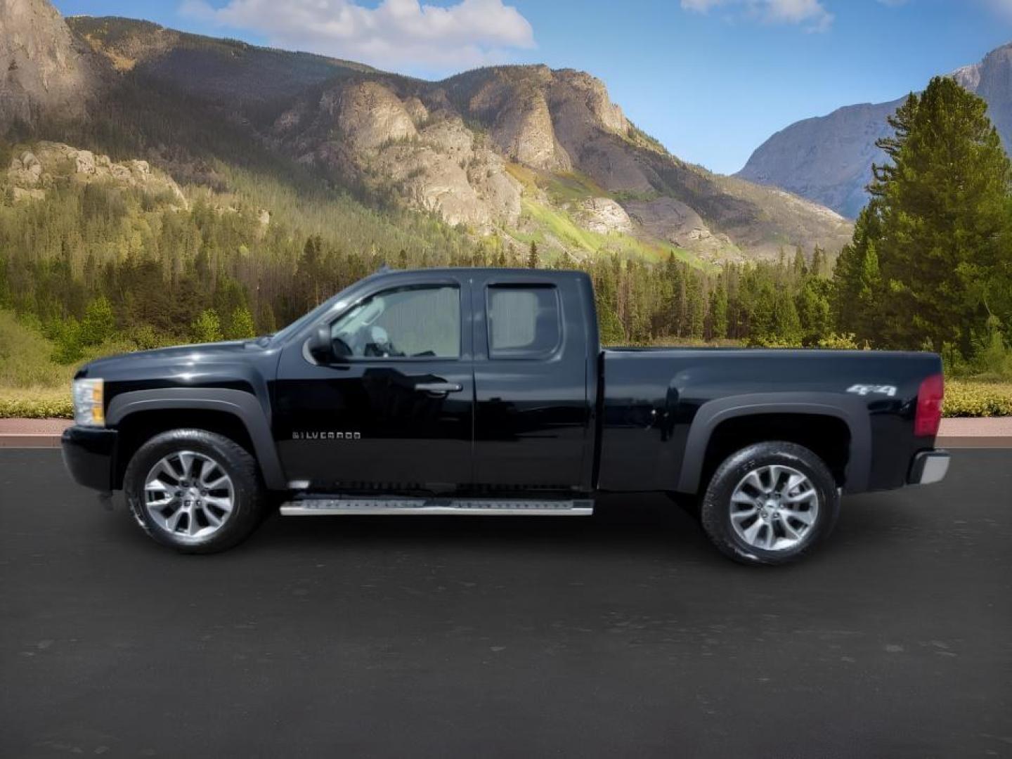 2011 BLACK /Dark Titanium Chevrolet Silverado 1500 (1GCRKREA1BZ) with an Vortec 48L V-8 variable valve control engine, Automatic transmission, located at 1175 N Woodruff Ave, Idaho Falls, ID, 83401, 43.506901, -111.999657- Photo#1