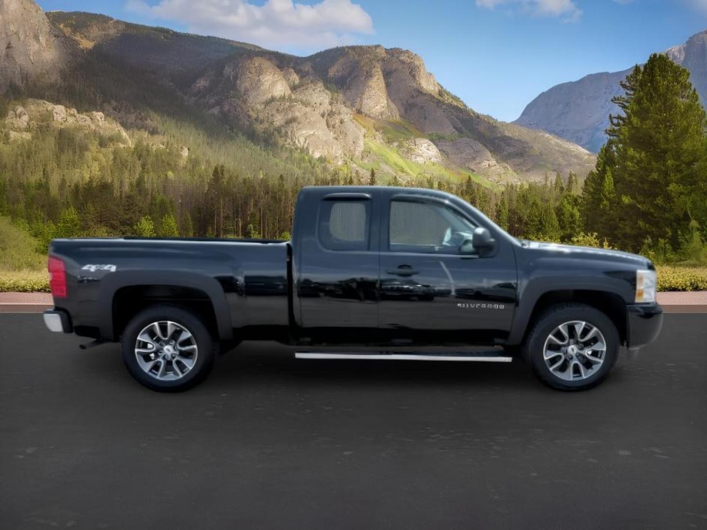 2011 BLACK /Dark Titanium Chevrolet Silverado 1500 (1GCRKREA1BZ) with an Vortec 48L V-8 variable valve control engine, Automatic transmission, located at 1175 N Woodruff Ave, Idaho Falls, ID, 83401, 43.506901, -111.999657- Photo#6