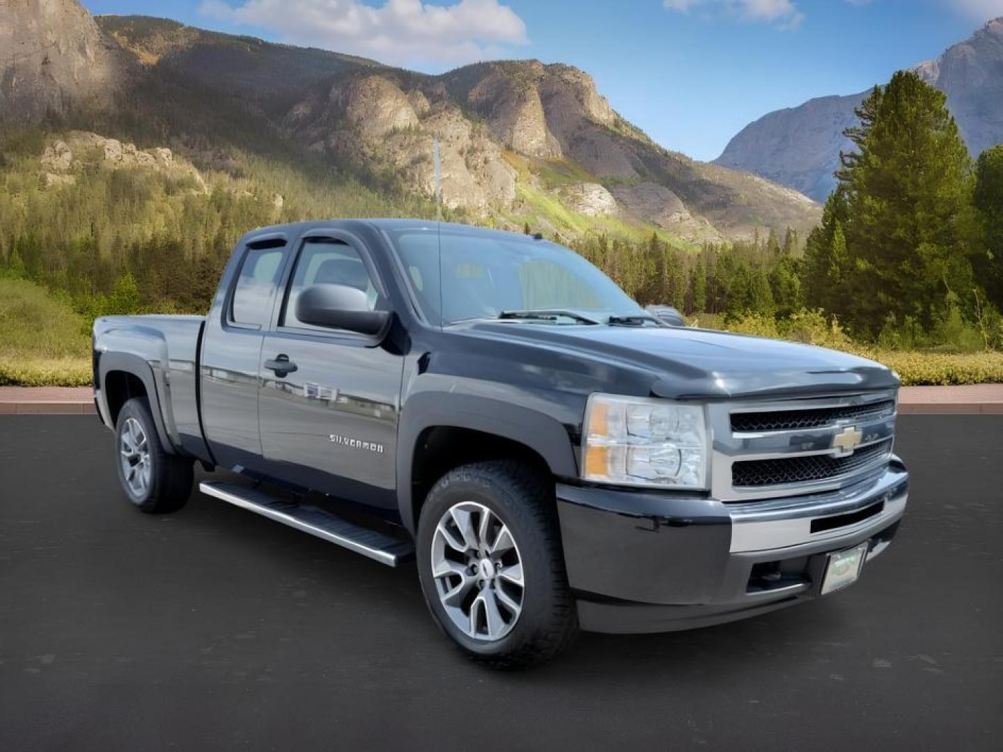 2011 BLACK /Dark Titanium Chevrolet Silverado 1500 (1GCRKREA1BZ) with an Vortec 48L V-8 variable valve control engine, Automatic transmission, located at 1175 N Woodruff Ave, Idaho Falls, ID, 83401, 43.506901, -111.999657- Photo#7