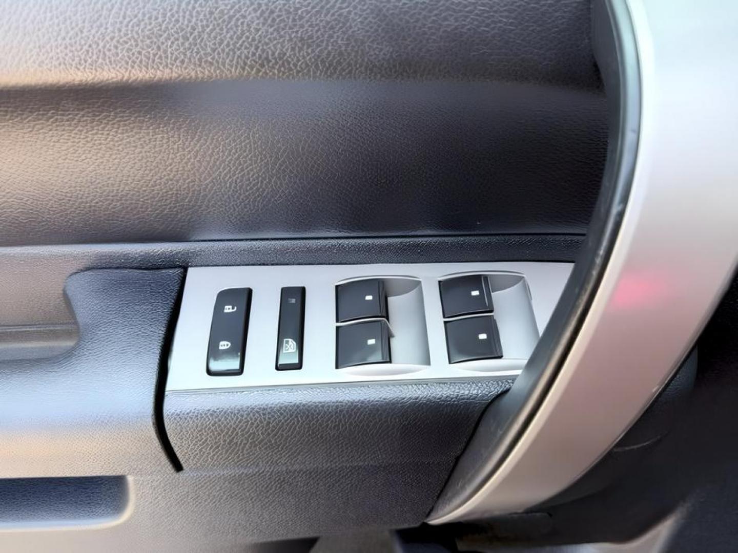 2011 BLACK /Dark Titanium Chevrolet Silverado 1500 (1GCRKREA1BZ) with an Vortec 48L V-8 variable valve control engine, Automatic transmission, located at 1175 N Woodruff Ave, Idaho Falls, ID, 83401, 43.506901, -111.999657- Photo#22