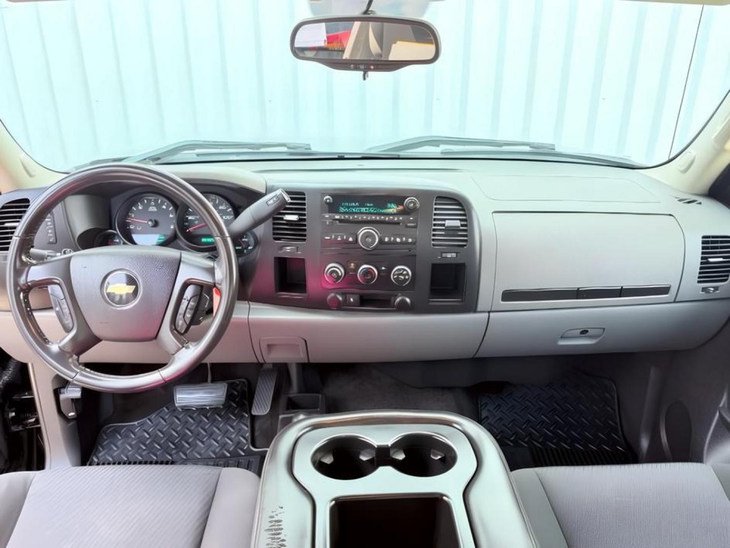 2011 BLACK /Dark Titanium Chevrolet Silverado 1500 (1GCRKREA1BZ) with an Vortec 48L V-8 variable valve control engine, Automatic transmission, located at 1175 N Woodruff Ave, Idaho Falls, ID, 83401, 43.506901, -111.999657- Photo#23