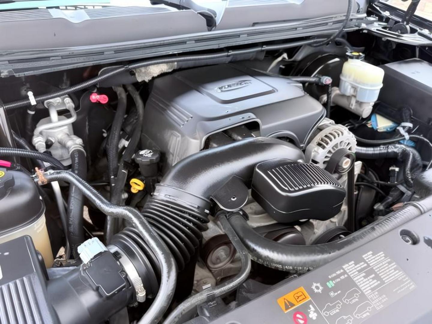 2011 BLACK /Dark Titanium Chevrolet Silverado 1500 (1GCRKREA1BZ) with an Vortec 48L V-8 variable valve control engine, Automatic transmission, located at 1175 N Woodruff Ave, Idaho Falls, ID, 83401, 43.506901, -111.999657- Photo#26