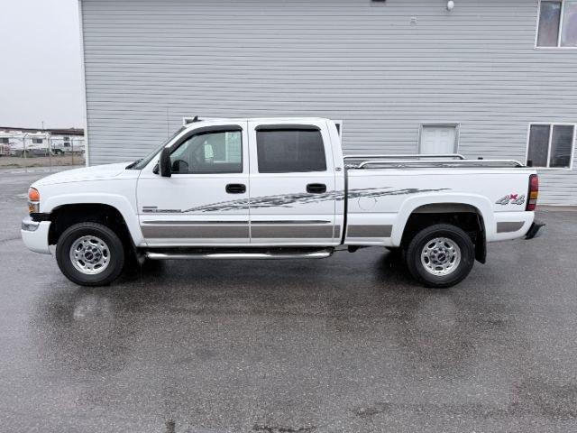 2007 WHITE /Dark Pewter GMC Sierra 2500HD Classic (1GTHK23D77F) with an 66L V8 16V OHV TURBO DIESEL engine, Automatic transmission, located at 1175 N Woodruff Ave, Idaho Falls, ID, 83401, 43.506901, -111.999657 - At Timberline Auto, finding a great deal on your next vehicle is always easy! Our experienced sales staff goal is to help find you the right vehicle at the right price! Our knowledgeable finance department has options for almost any credit score. We offer extended service contract options to prot- Photo#26