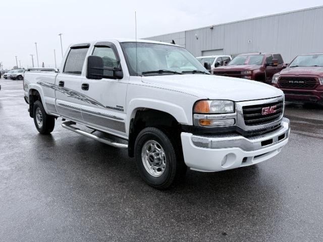 2007 WHITE /Dark Pewter GMC Sierra 2500HD Classic (1GTHK23D77F) with an 66L V8 16V OHV TURBO DIESEL engine, Automatic transmission, located at 1175 N Woodruff Ave, Idaho Falls, ID, 83401, 43.506901, -111.999657 - At Timberline Auto, finding a great deal on your next vehicle is always easy! Our experienced sales staff goal is to help find you the right vehicle at the right price! Our knowledgeable finance department has options for almost any credit score. We offer extended service contract options to prot- Photo#31