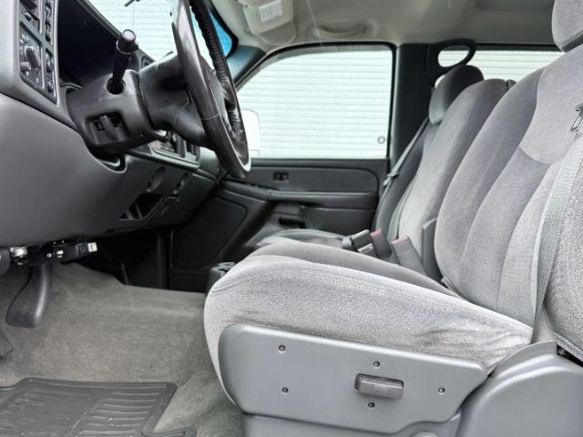 2007 WHITE /Dark Pewter GMC Sierra 2500HD Classic (1GTHK23D77F) with an 66L V8 16V OHV TURBO DIESEL engine, Automatic transmission, located at 1175 N Woodruff Ave, Idaho Falls, ID, 83401, 43.506901, -111.999657 - At Timberline Auto, finding a great deal on your next vehicle is always easy! Our experienced sales staff goal is to help find you the right vehicle at the right price! Our knowledgeable finance department has options for almost any credit score. We offer extended service contract options to prot- Photo#36