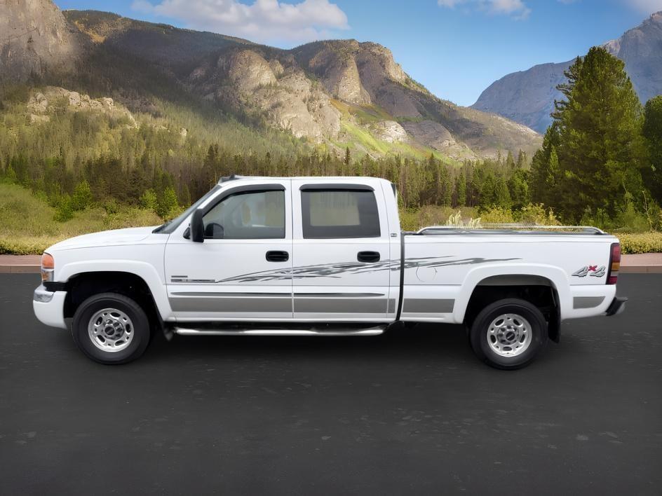 2007 WHITE /Dark Pewter GMC Sierra 2500HD Classic (1GTHK23D77F) with an 66L V8 16V OHV TURBO DIESEL engine, Automatic transmission, located at 1175 N Woodruff Ave, Idaho Falls, ID, 83401, 43.506901, -111.999657 - At Timberline Auto, finding a great deal on your next vehicle is always easy! Our experienced sales staff goal is to help find you the right vehicle at the right price! Our knowledgeable finance department has options for almost any credit score. We offer extended service contract options to prot- Photo#1