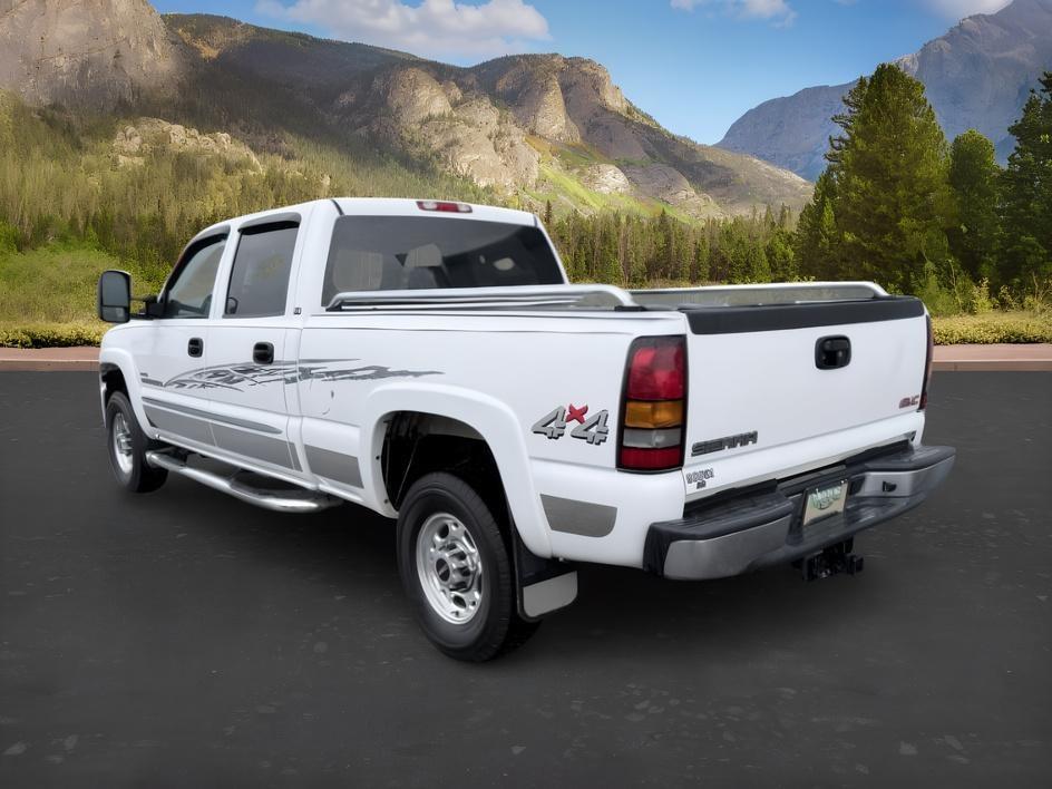2007 WHITE /Dark Pewter GMC Sierra 2500HD Classic (1GTHK23D77F) with an 66L V8 16V OHV TURBO DIESEL engine, Automatic transmission, located at 1175 N Woodruff Ave, Idaho Falls, ID, 83401, 43.506901, -111.999657 - At Timberline Auto, finding a great deal on your next vehicle is always easy! Our experienced sales staff goal is to help find you the right vehicle at the right price! Our knowledgeable finance department has options for almost any credit score. We offer extended service contract options to prot- Photo#2