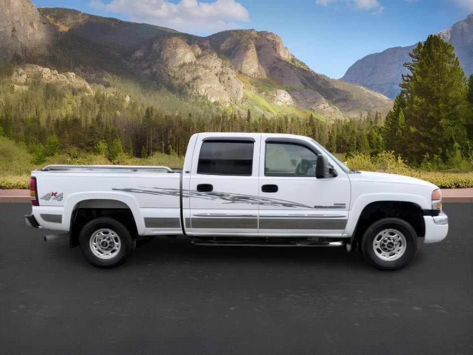 2007 WHITE /Dark Pewter GMC Sierra 2500HD Classic (1GTHK23D77F) with an 66L V8 16V OHV TURBO DIESEL engine, Automatic transmission, located at 1175 N Woodruff Ave, Idaho Falls, ID, 83401, 43.506901, -111.999657 - At Timberline Auto, finding a great deal on your next vehicle is always easy! Our experienced sales staff goal is to help find you the right vehicle at the right price! Our knowledgeable finance department has options for almost any credit score. We offer extended service contract options to prot- Photo#5