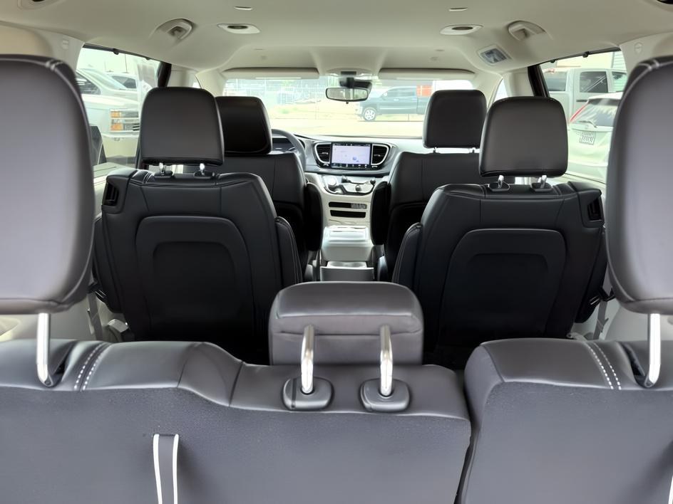 2023 MAROON /Black/Alloy/Black Chrysler Pacifica Touring L AWD (2C4RC3BG0PR) with an Pentastar 3.6L V-6 DOHC engine, AUTOMATIC transmission, located at 1235 N Woodruff Ave., Idaho Falls, 83401, (208) 523-1053, 43.507172, -112.000488 - At Timberline Auto, finding a great deal on your next vehicle is always easy! Our experienced sales staff goal is to help find you the right vehicle at the right price! Our knowledgeable finance department has options for almost any credit score. We offer extended service contract options to prot- Photo#7