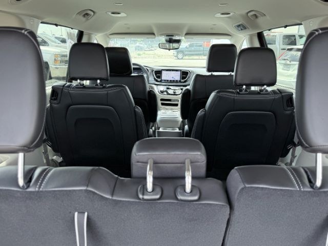 2023 MAROON /Black/Alloy/Black Chrysler Pacifica Touring L AWD (2C4RC3BG0PR) with an Pentastar 3.6L V-6 DOHC engine, AUTOMATIC transmission, located at 1235 N Woodruff Ave., Idaho Falls, 83401, (208) 523-1053, 43.507172, -112.000488 - At Timberline Auto, finding a great deal on your next vehicle is always easy! Our experienced sales staff goal is to help find you the right vehicle at the right price! Our knowledgeable finance department has options for almost any credit score. We offer extended service contract options to prot- Photo#36