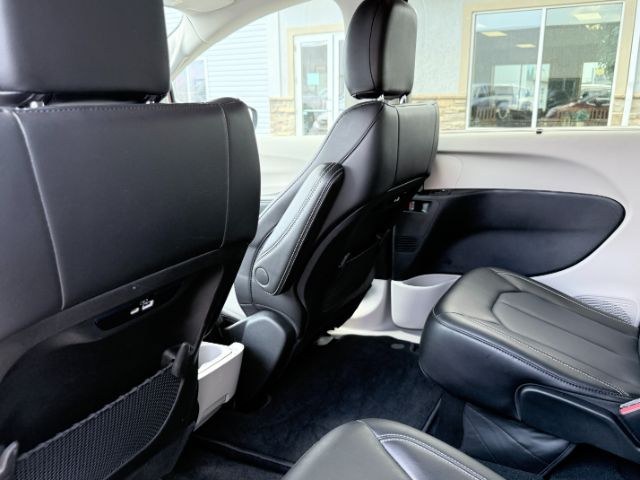 2023 MAROON /Black/Alloy/Black Chrysler Pacifica Touring L AWD (2C4RC3BG0PR) with an Pentastar 3.6L V-6 DOHC engine, AUTOMATIC transmission, located at 1235 N Woodruff Ave., Idaho Falls, 83401, (208) 523-1053, 43.507172, -112.000488 - At Timberline Auto, finding a great deal on your next vehicle is always easy! Our experienced sales staff goal is to help find you the right vehicle at the right price! Our knowledgeable finance department has options for almost any credit score. We offer extended service contract options to prot- Photo#57