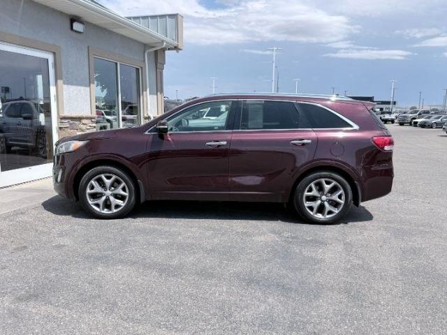 2017 BURGANDY /Black Kia Sorento 3.3L SX (5XYPKDA55HG) with an Lambda II 3.3L V-6 gasoline direct injection engine, AUTOMATIC transmission, located at 1235 N Woodruff Ave., Idaho Falls, 83401, (208) 523-1053, 43.507172, -112.000488 - At Timberline Auto, finding a great deal on your next vehicle is always easy! Our experienced sales staff goal is to help find you the right vehicle at the right price! Our knowledgeable finance department has options for almost any credit score. We offer extended service contract options to prot- Photo#1