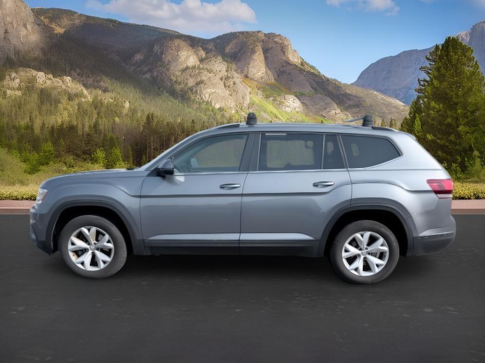 2018 GRAY /Titan Black Volkswagen Atlas 3.6L V6 SE (1V2KR2CAXJC) with an 3.6L V-6 gasoline direct injection engine, AUTOMATIC transmission, located at 1235 N Woodruff Ave., Idaho Falls, 83401, (208) 523-1053, 43.507172, -112.000488 - At Timberline Auto, finding a great deal on your next vehicle is always easy! Our experienced sales staff goal is to help find you the right vehicle at the right price! Our knowledgeable finance department has options for almost any credit score. We offer extended service contract options to prot- Photo#0