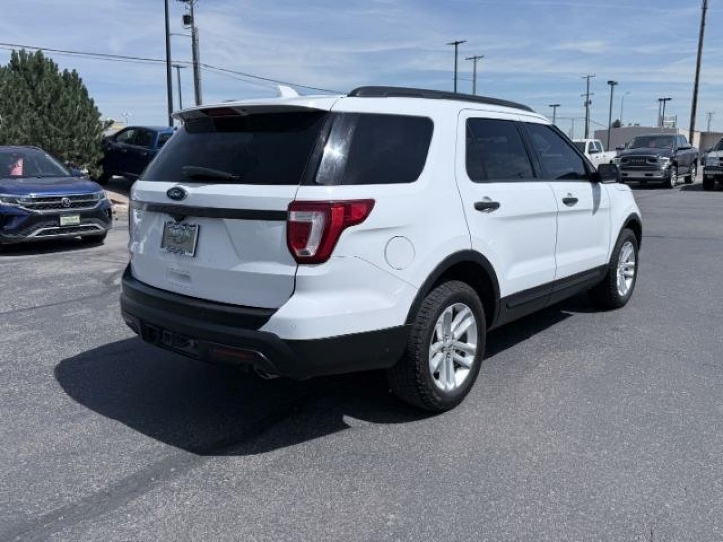 2016 WHITE /CLOTH Ford Explorer (1FM5K8B83GG) with an 35L V6 engine, Automatic transmission, located at 1175 N Woodruff Ave, Idaho Falls, ID, 83401, 43.506901, -111.999657 - At Timberline Auto, finding a great deal on your next vehicle is always easy! Our experienced sales staff goal is to help find you the right vehicle at the right price! Our knowledgeable finance department has options for almost any credit score. We offer extended service contract options to prot- Photo#37