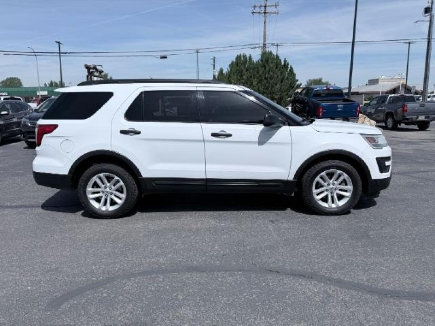 2016 WHITE /CLOTH Ford Explorer (1FM5K8B83GG) with an 35L V6 engine, Automatic transmission, located at 1175 N Woodruff Ave, Idaho Falls, ID, 83401, 43.506901, -111.999657 - At Timberline Auto, finding a great deal on your next vehicle is always easy! Our experienced sales staff goal is to help find you the right vehicle at the right price! Our knowledgeable finance department has options for almost any credit score. We offer extended service contract options to prot- Photo#38