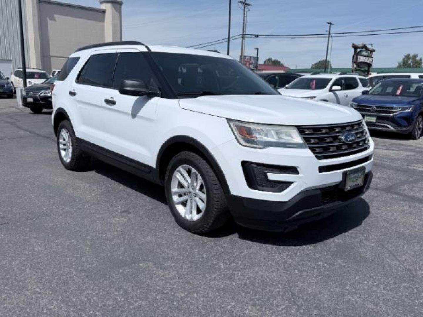 2016 WHITE /CLOTH Ford Explorer (1FM5K8B83GG) with an 35L V6 engine, Automatic transmission, located at 1175 N Woodruff Ave, Idaho Falls, ID, 83401, 43.506901, -111.999657 - At Timberline Auto, finding a great deal on your next vehicle is always easy! Our experienced sales staff goal is to help find you the right vehicle at the right price! Our knowledgeable finance department has options for almost any credit score. We offer extended service contract options to prot- Photo#39