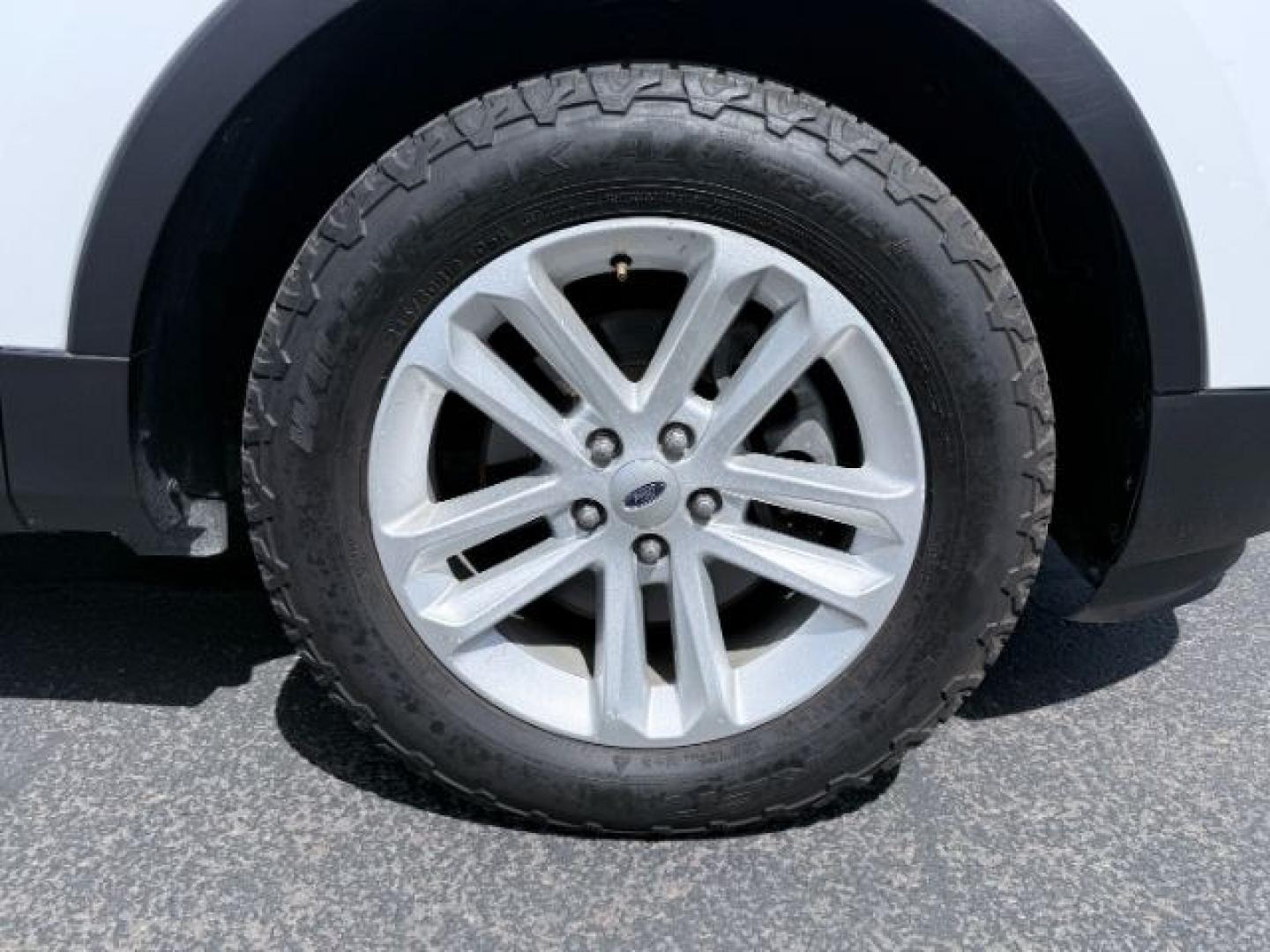 2016 WHITE /CLOTH Ford Explorer (1FM5K8B83GG) with an 35L V6 engine, Automatic transmission, located at 1175 N Woodruff Ave, Idaho Falls, ID, 83401, 43.506901, -111.999657 - At Timberline Auto, finding a great deal on your next vehicle is always easy! Our experienced sales staff goal is to help find you the right vehicle at the right price! Our knowledgeable finance department has options for almost any credit score. We offer extended service contract options to prot- Photo#42