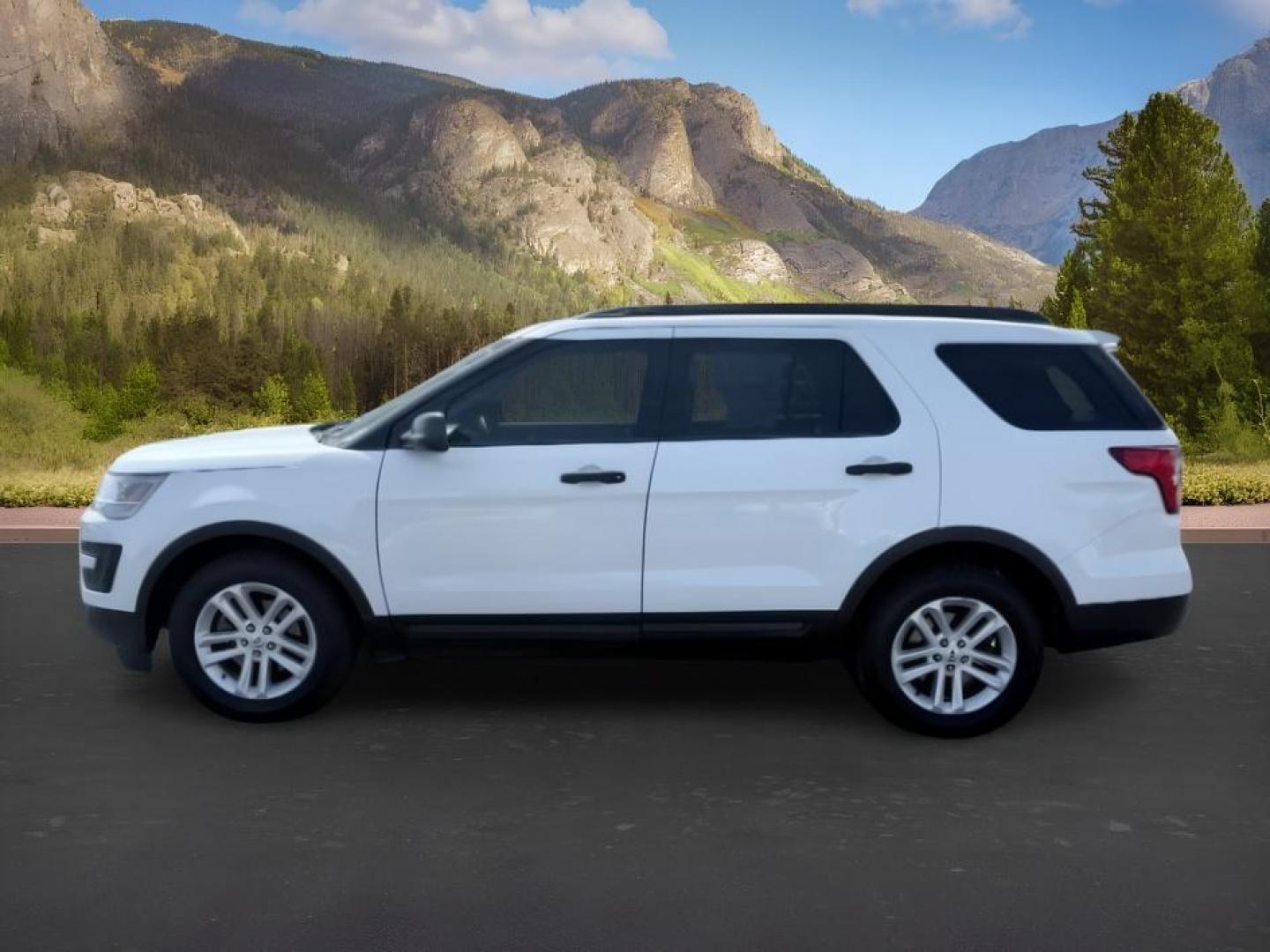 2016 WHITE /CLOTH Ford Explorer (1FM5K8B83GG) with an 35L V6 engine, Automatic transmission, located at 1175 N Woodruff Ave, Idaho Falls, ID, 83401, 43.506901, -111.999657 - At Timberline Auto, finding a great deal on your next vehicle is always easy! Our experienced sales staff goal is to help find you the right vehicle at the right price! Our knowledgeable finance department has options for almost any credit score. We offer extended service contract options to prot- Photo#1