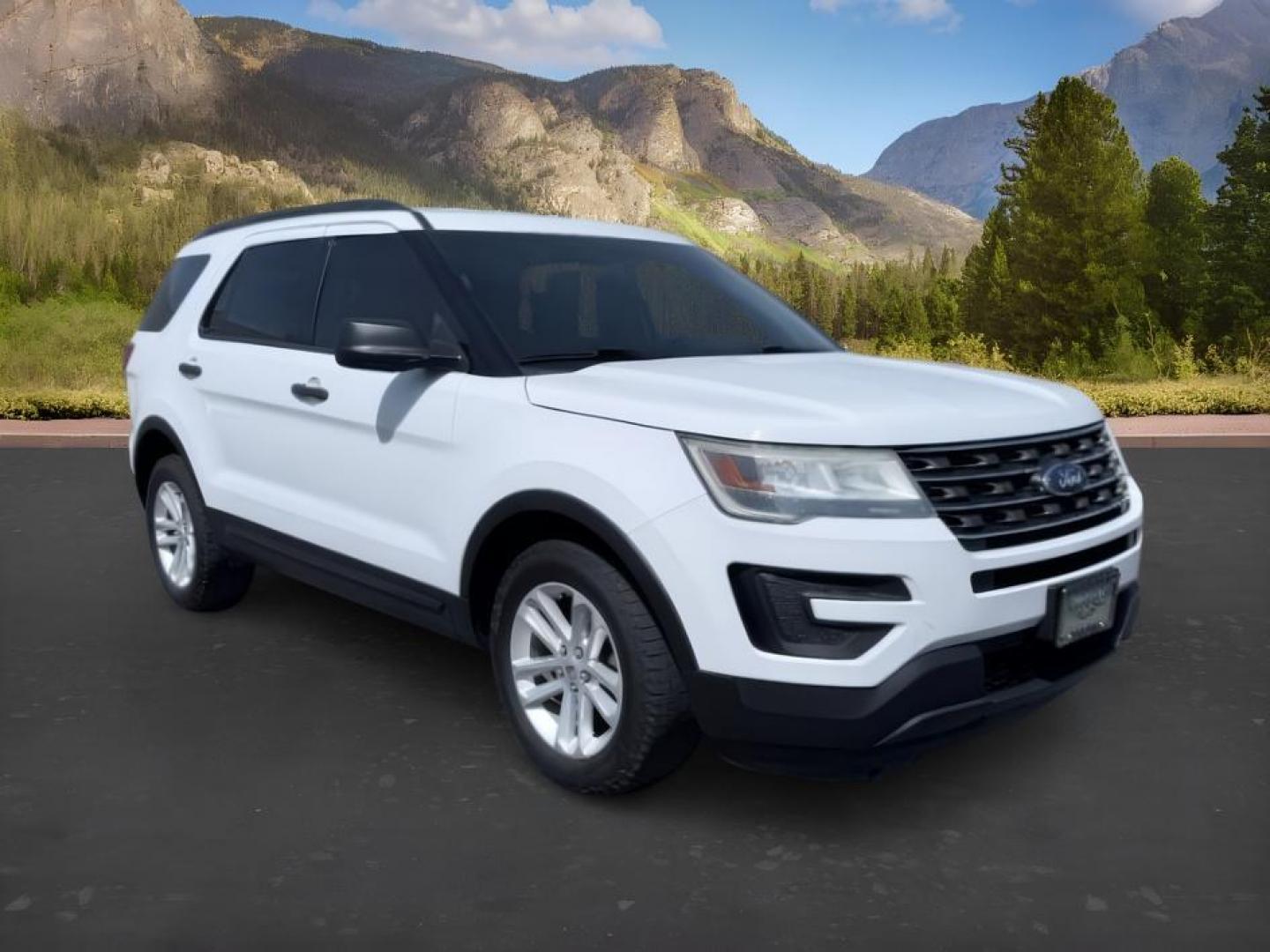 2016 WHITE /CLOTH Ford Explorer (1FM5K8B83GG) with an 35L V6 engine, Automatic transmission, located at 1175 N Woodruff Ave, Idaho Falls, ID, 83401, 43.506901, -111.999657 - At Timberline Auto, finding a great deal on your next vehicle is always easy! Our experienced sales staff goal is to help find you the right vehicle at the right price! Our knowledgeable finance department has options for almost any credit score. We offer extended service contract options to prot- Photo#9