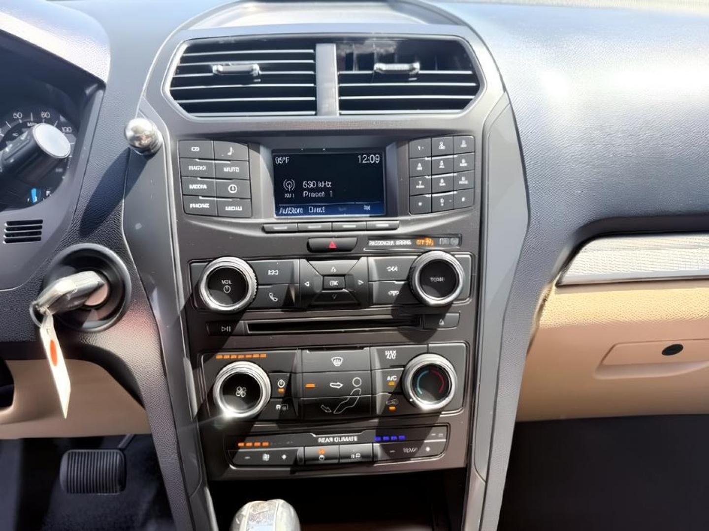 2016 WHITE /CLOTH Ford Explorer (1FM5K8B83GG) with an 35L V6 engine, Automatic transmission, located at 1175 N Woodruff Ave, Idaho Falls, ID, 83401, 43.506901, -111.999657 - At Timberline Auto, finding a great deal on your next vehicle is always easy! Our experienced sales staff goal is to help find you the right vehicle at the right price! Our knowledgeable finance department has options for almost any credit score. We offer extended service contract options to prot- Photo#17