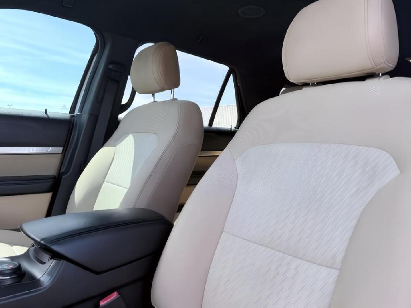 2016 WHITE /CLOTH Ford Explorer (1FM5K8B83GG) with an 35L V6 engine, Automatic transmission, located at 1175 N Woodruff Ave, Idaho Falls, ID, 83401, 43.506901, -111.999657 - At Timberline Auto, finding a great deal on your next vehicle is always easy! Our experienced sales staff goal is to help find you the right vehicle at the right price! Our knowledgeable finance department has options for almost any credit score. We offer extended service contract options to prot- Photo#24