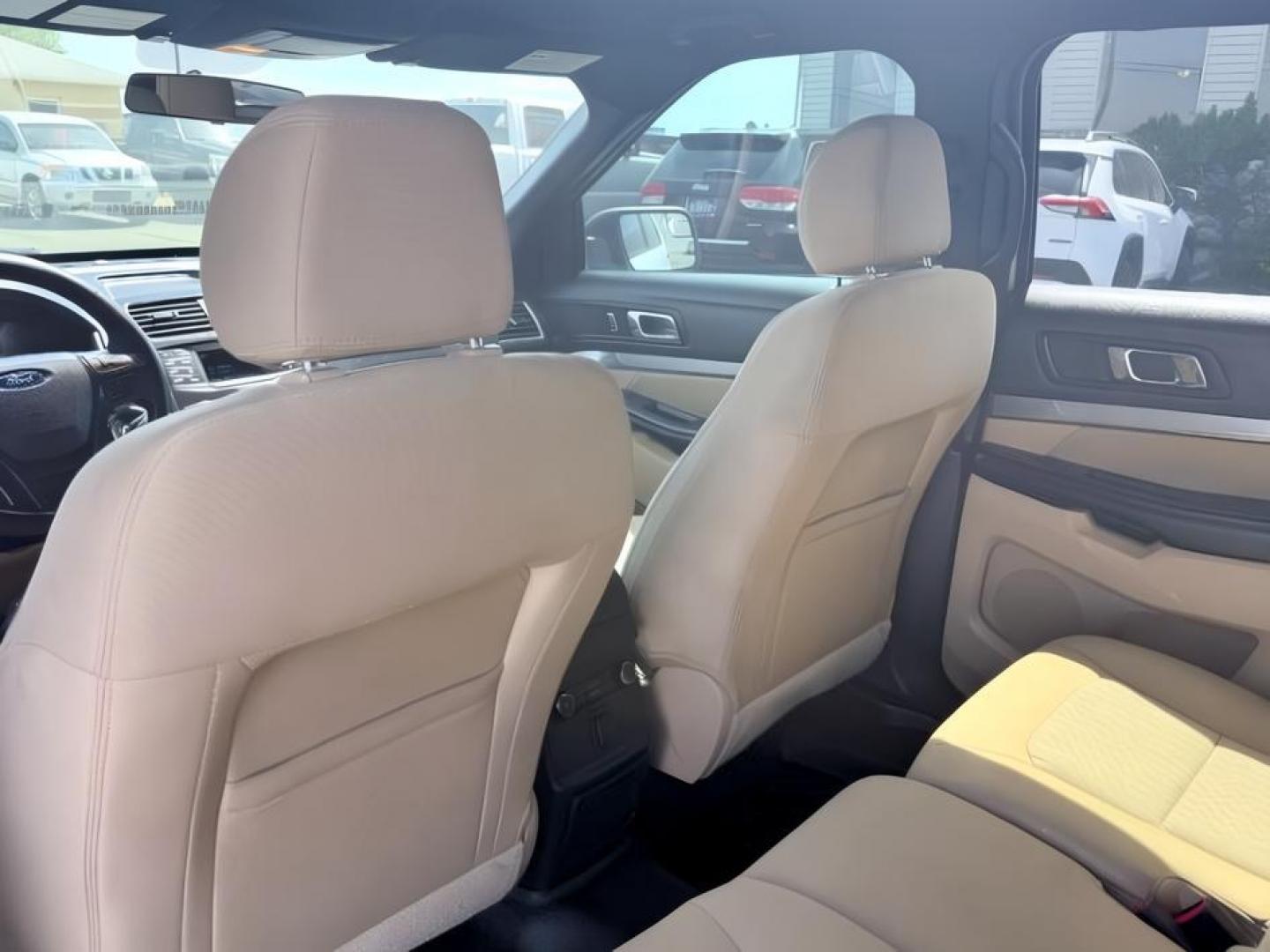 2016 WHITE /CLOTH Ford Explorer (1FM5K8B83GG) with an 35L V6 engine, Automatic transmission, located at 1175 N Woodruff Ave, Idaho Falls, ID, 83401, 43.506901, -111.999657 - At Timberline Auto, finding a great deal on your next vehicle is always easy! Our experienced sales staff goal is to help find you the right vehicle at the right price! Our knowledgeable finance department has options for almost any credit score. We offer extended service contract options to prot- Photo#28