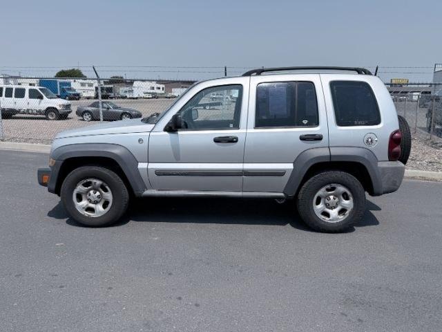 2007 Bright Silver Metallic /Medium Slate Gray Cloth Interior Jeep Liberty Sport 4WD (1J4GL48K87W) with an 3.7L V6 SOHC 12V engine, 5-Speed Automatic transmission, located at 1235 N Woodruff Ave., Idaho Falls, 83401, (208) 523-1053, 43.507172, -112.000488- Photo#0