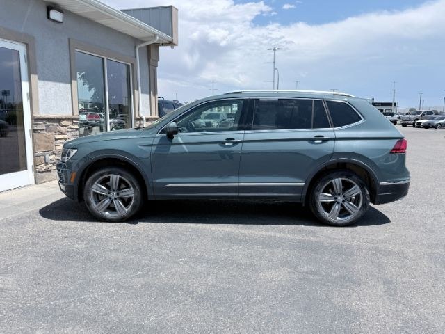 2020 GRAY /Titan Black Volkswagen Tiguan 2.0T SEL (3VV2B7AXXLM) with an 2L I-4 gasoline direct injection engine, AUTOMATIC transmission, located at 1235 N Woodruff Ave., Idaho Falls, 83401, (208) 523-1053, 43.507172, -112.000488 - At Timberline Auto, finding a great deal on your next vehicle is always easy! Our experienced sales staff goal is to help find you the right vehicle at the right price! Our knowledgeable finance department has options for almost any credit score. We offer extended service contract options to prot- Photo#1